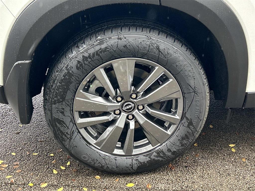 new 2025 Nissan Pathfinder car, priced at $35,778