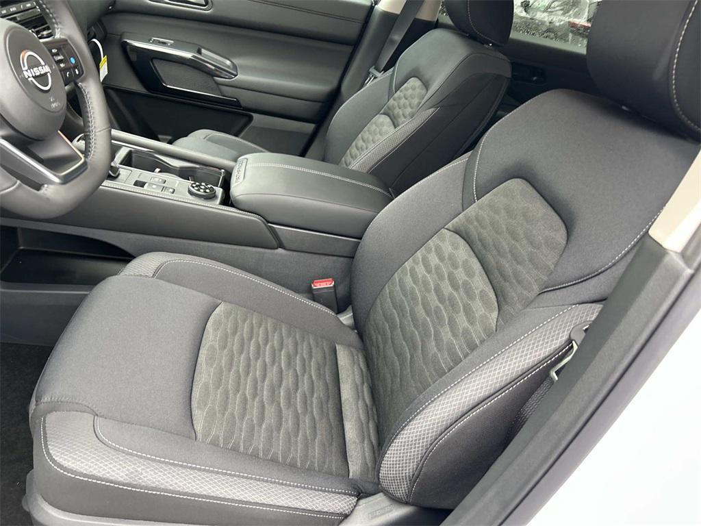 new 2025 Nissan Pathfinder car, priced at $35,778