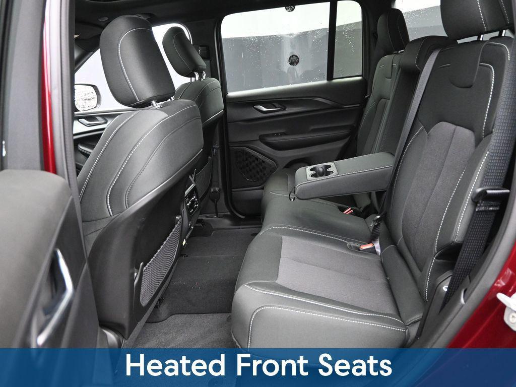 new 2025 Jeep Grand Cherokee car, priced at $41,000