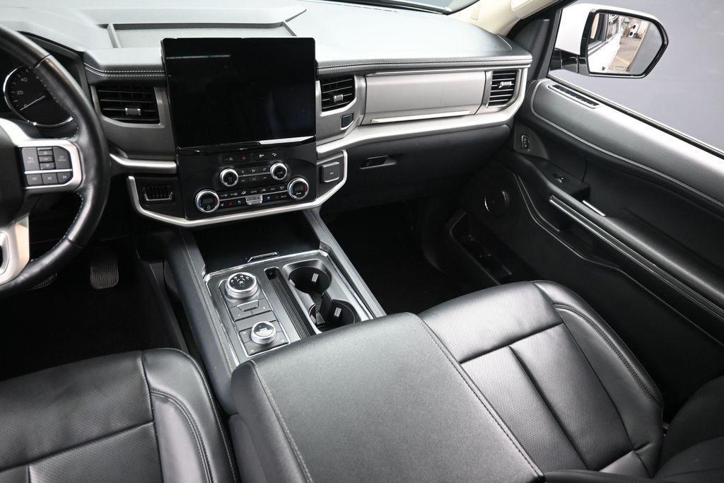 used 2024 Ford Expedition car, priced at $38,800