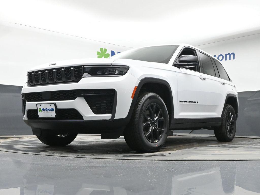 new 2026 Jeep Grand Cherokee car, priced at $44,430