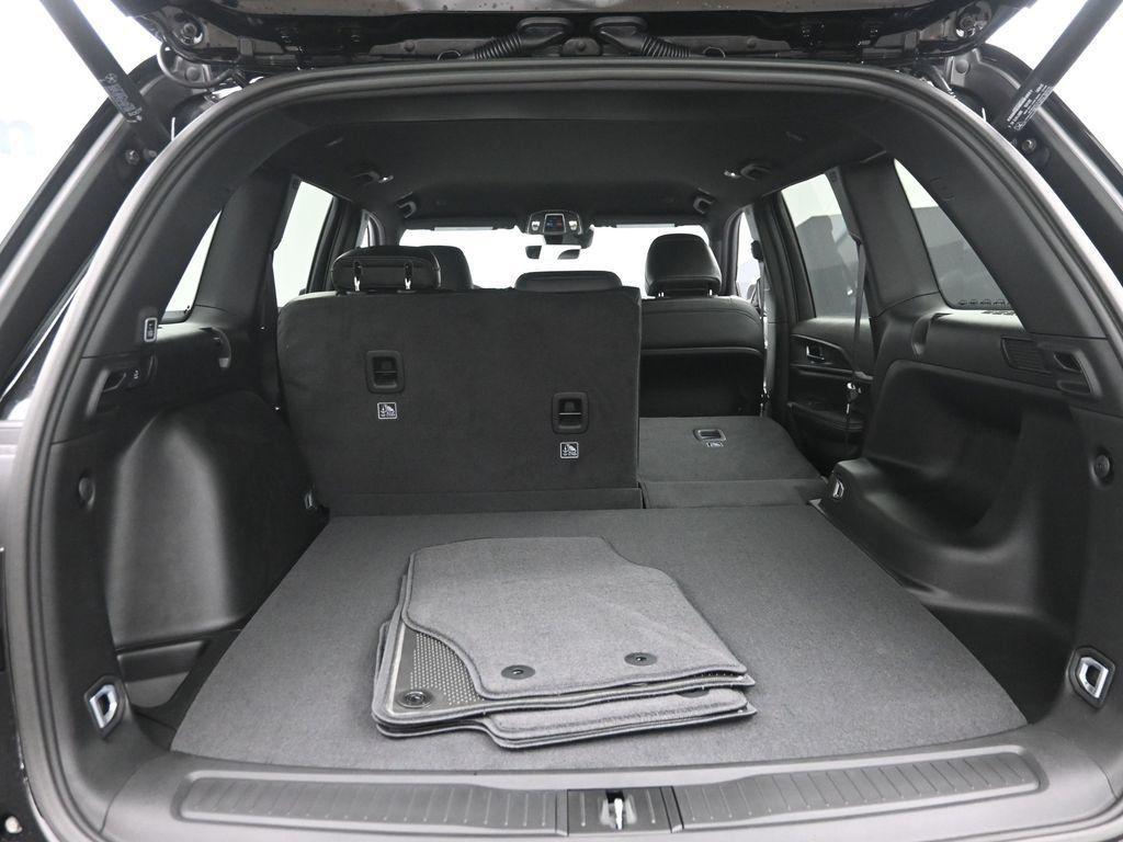 new 2026 Jeep Grand Cherokee car, priced at $46,525
