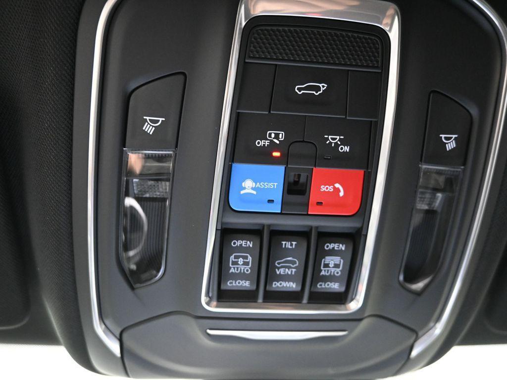 new 2026 Jeep Grand Cherokee car, priced at $46,080