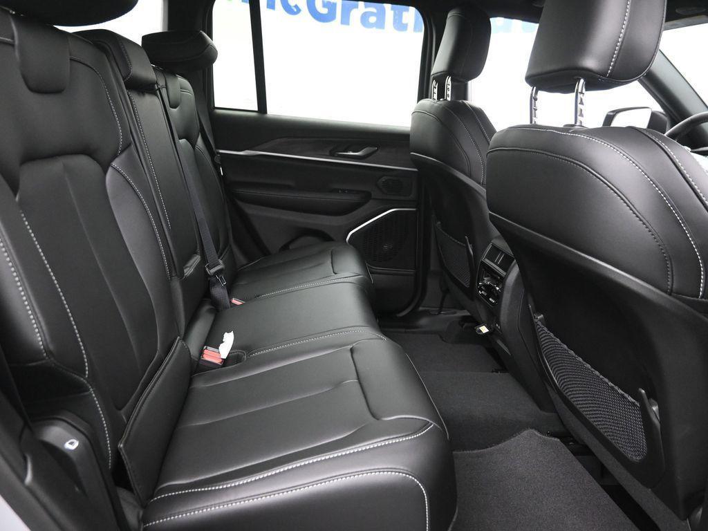 new 2026 Jeep Grand Cherokee car, priced at $46,080
