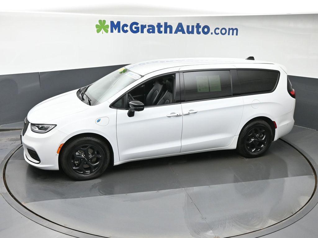 used 2024 Chrysler Pacifica Hybrid car, priced at $27,300