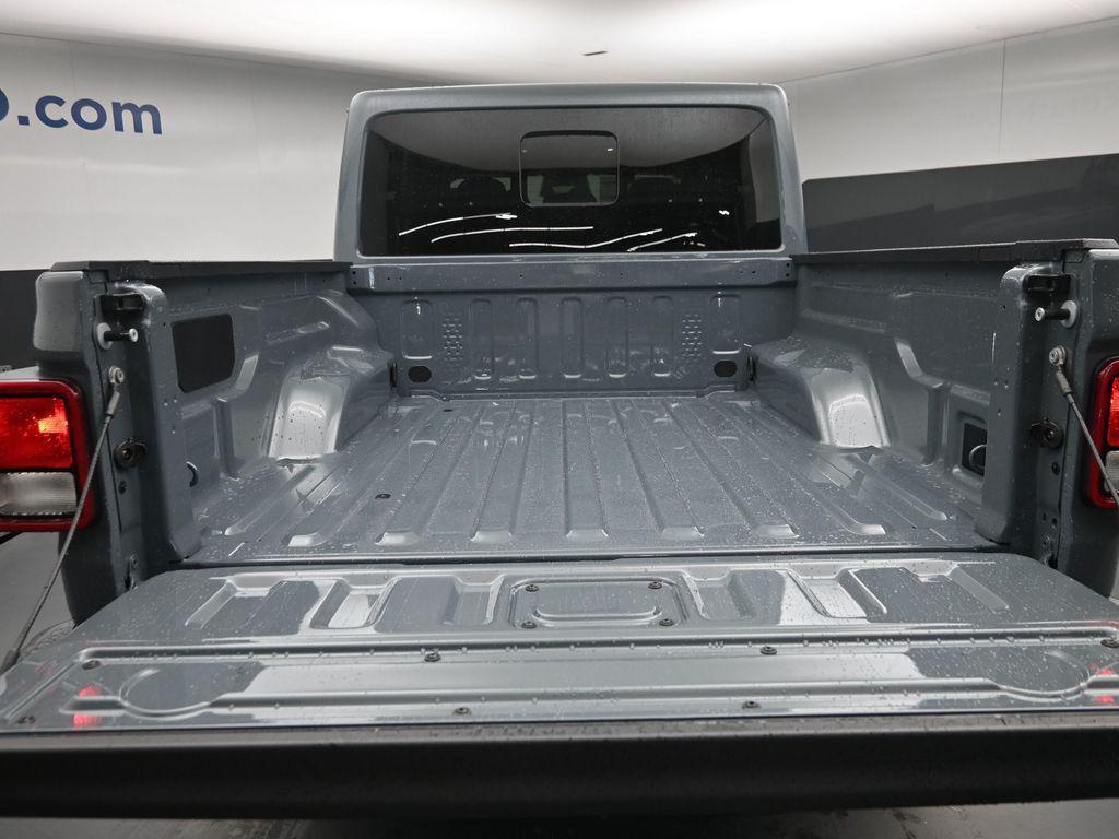 new 2026 Jeep Gladiator car, priced at $47,355