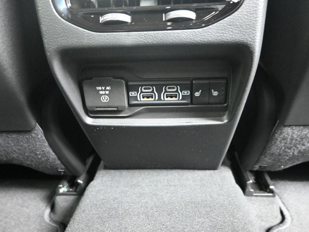 new 2025 Jeep Grand Cherokee car, priced at $45,175