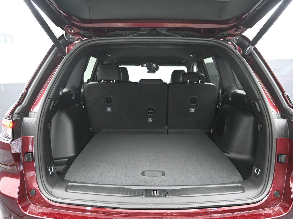 new 2026 Jeep Grand Cherokee car, priced at $43,890