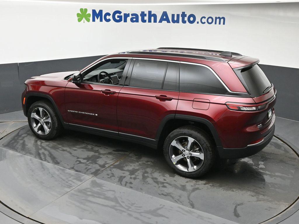 new 2026 Jeep Grand Cherokee car, priced at $43,890