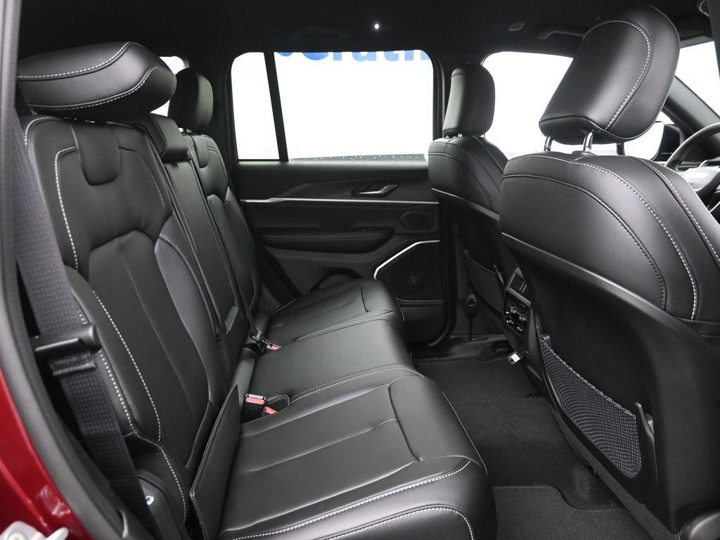 new 2026 Jeep Grand Cherokee car, priced at $43,890
