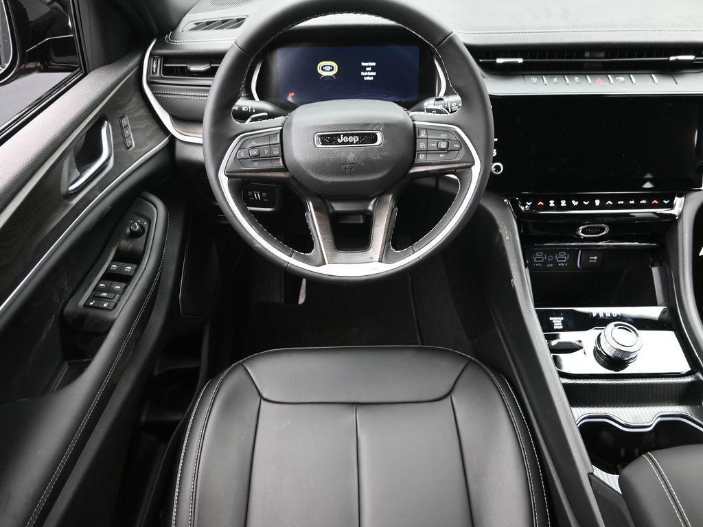 new 2026 Jeep Grand Cherokee car, priced at $43,890