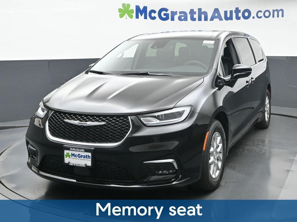 new 2026 Chrysler Pacifica car, priced at $39,500