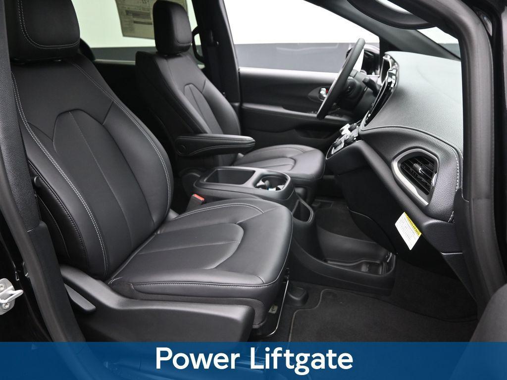 new 2026 Chrysler Pacifica car, priced at $39,500