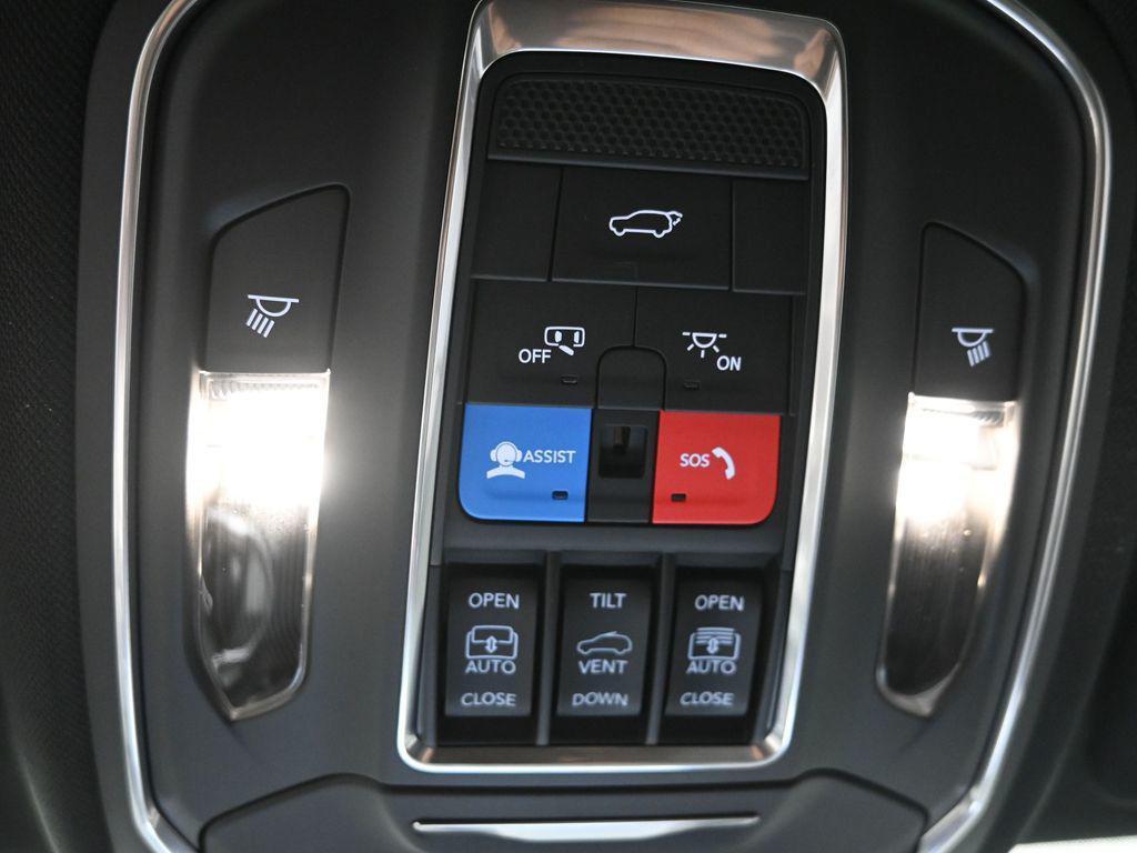new 2026 Jeep Grand Cherokee car, priced at $46,485
