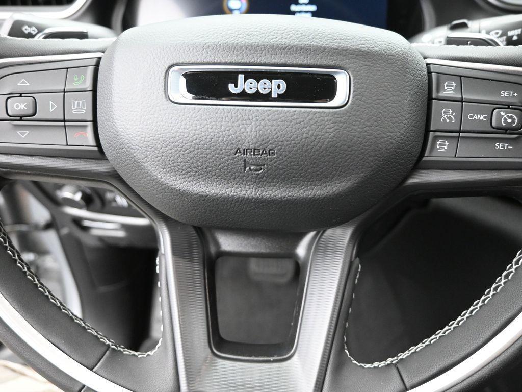 new 2025 Jeep Grand Cherokee L car, priced at $42,900