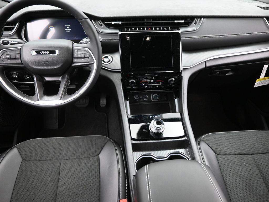 new 2025 Jeep Grand Cherokee L car, priced at $42,900