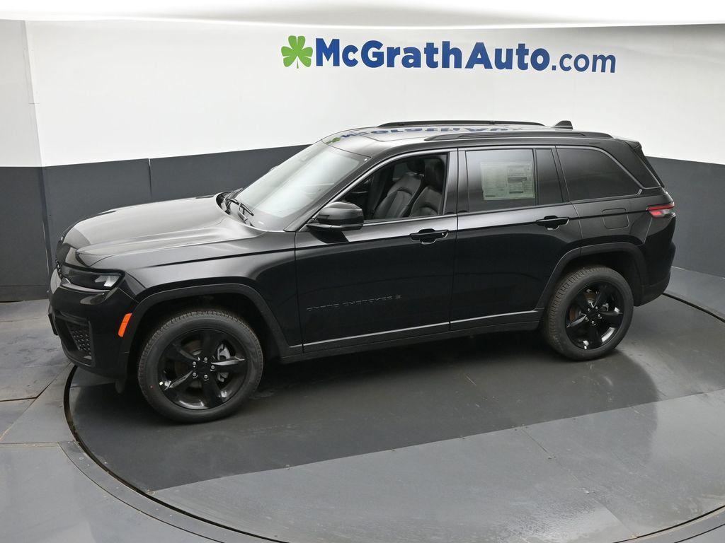 new 2026 Jeep Grand Cherokee car, priced at $48,075