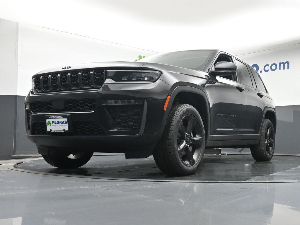 new 2026 Jeep Grand Cherokee car, priced at $48,075