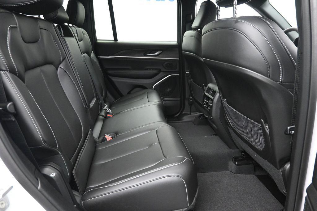 new 2026 Jeep Grand Cherokee car, priced at $44,885