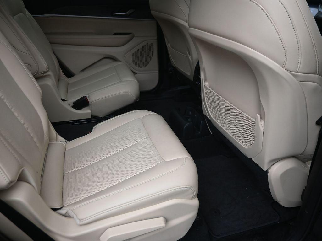 used 2025 Jeep Grand Cherokee L car, priced at $39,700
