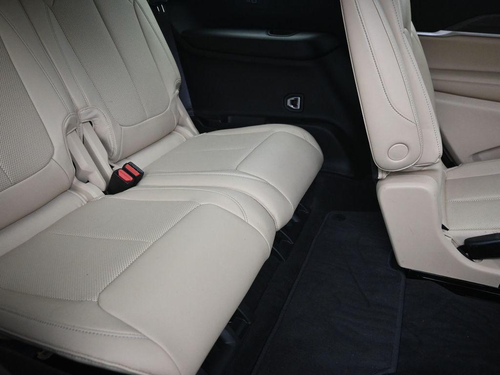 used 2025 Jeep Grand Cherokee L car, priced at $39,700