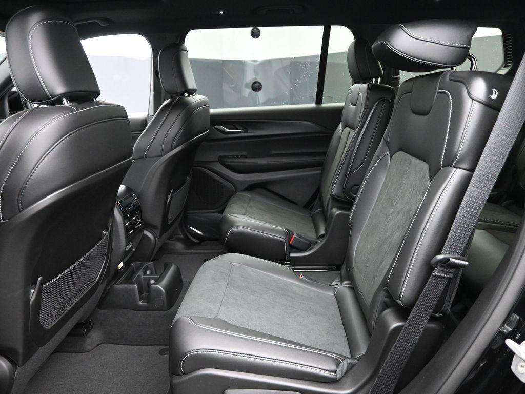 new 2025 Jeep Grand Cherokee L car, priced at $43,900