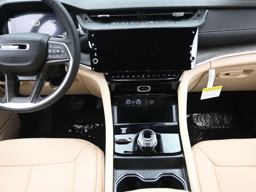 new 2026 Jeep Grand Cherokee car, priced at $45,485