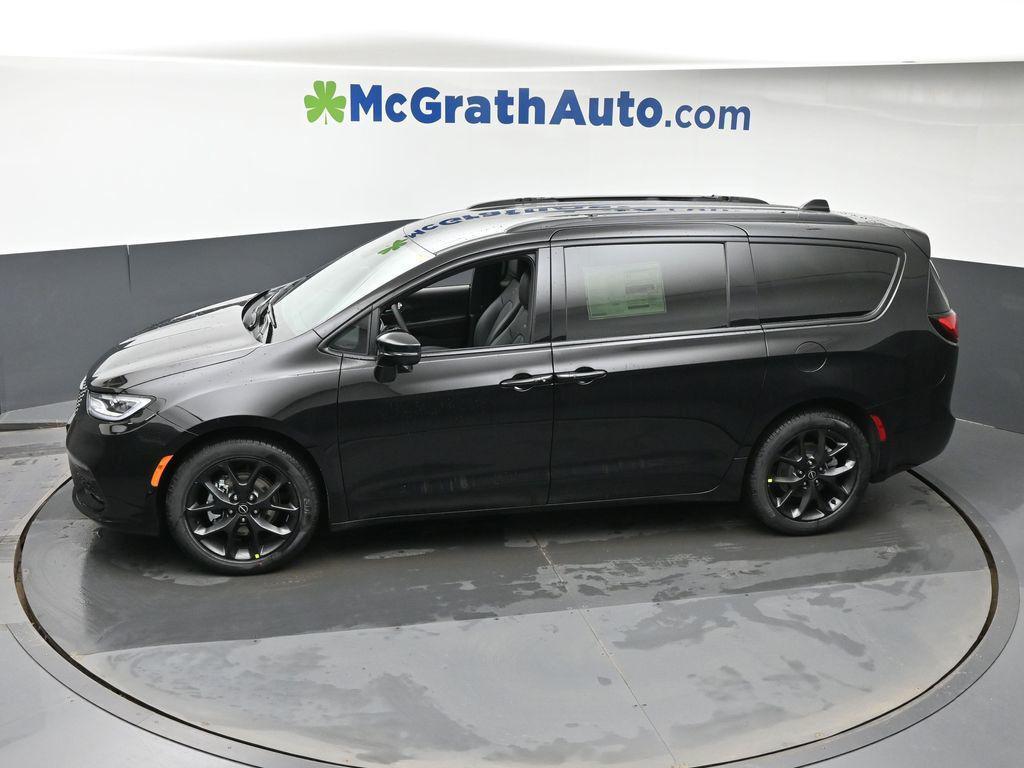 new 2026 Chrysler Pacifica car, priced at $44,500