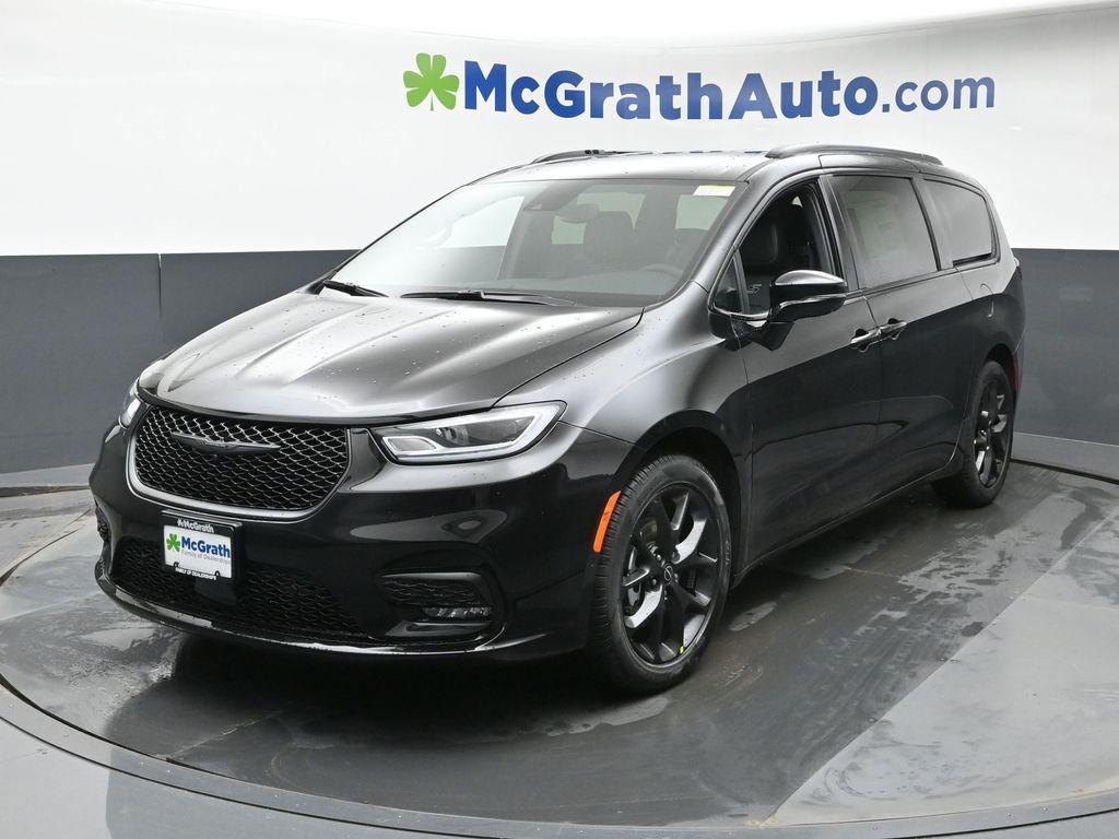 new 2026 Chrysler Pacifica car, priced at $44,500