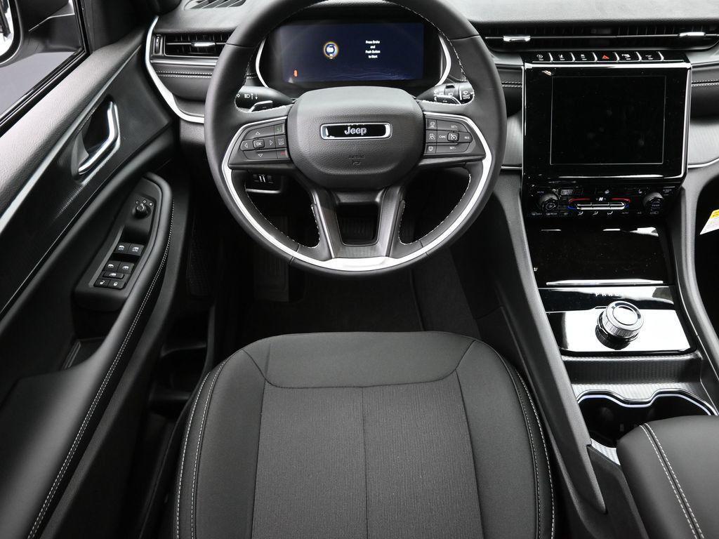 new 2025 Jeep Grand Cherokee car, priced at $34,830