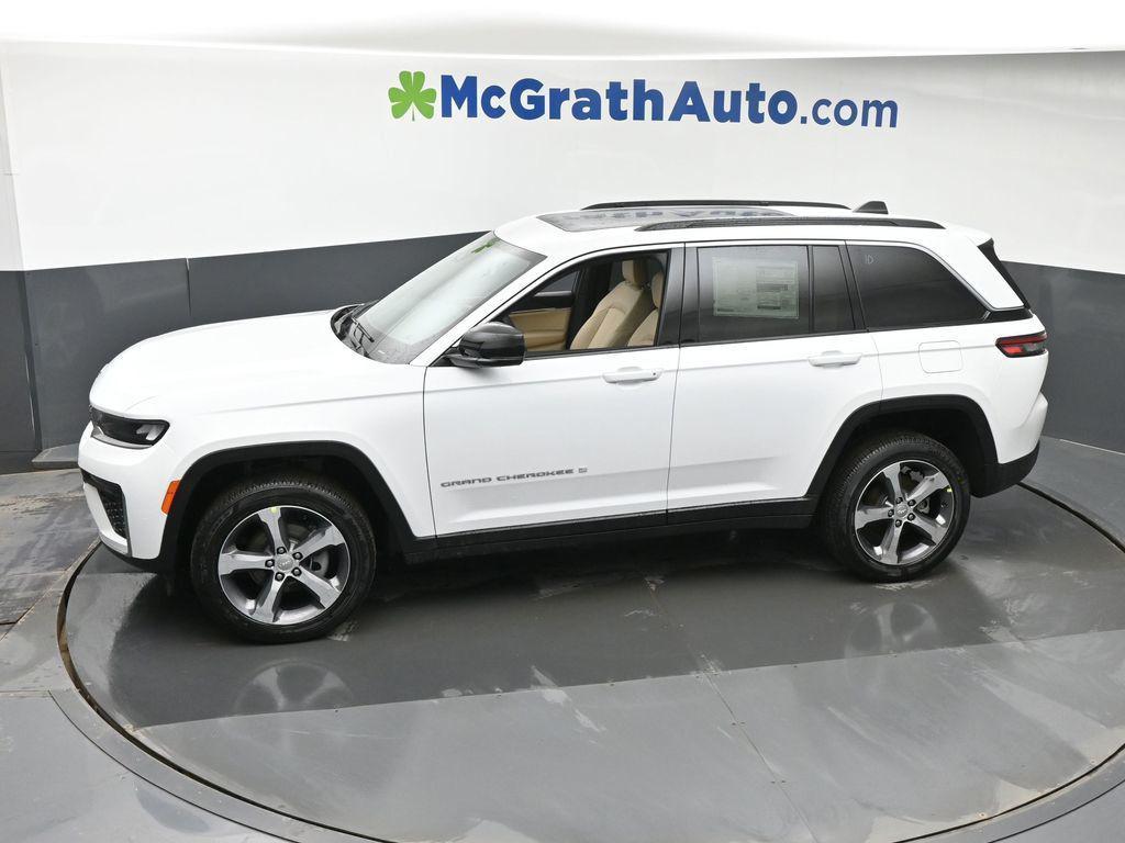 new 2026 Jeep Grand Cherokee car, priced at $45,485