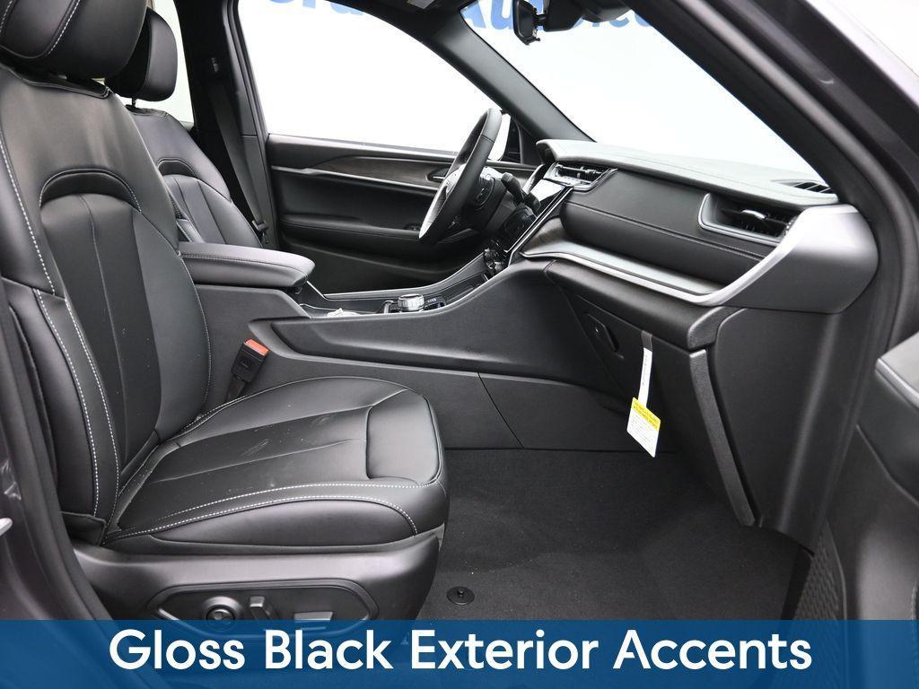 new 2025 Jeep Grand Cherokee car, priced at $47,470