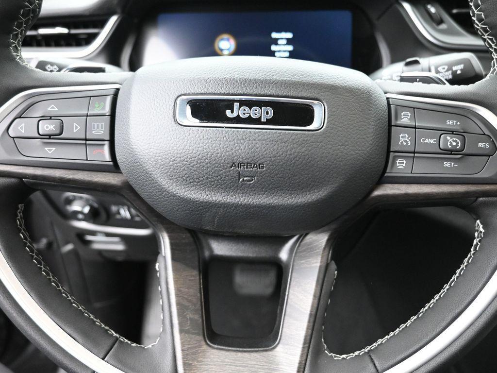 new 2025 Jeep Grand Cherokee car, priced at $42,470
