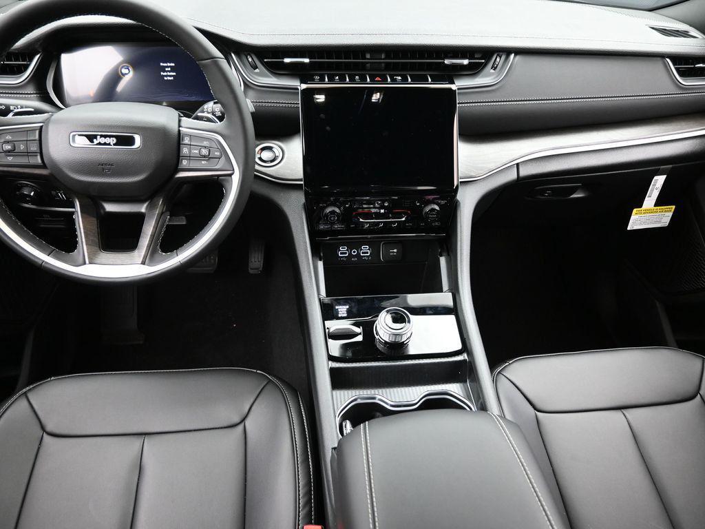new 2025 Jeep Grand Cherokee car, priced at $47,470