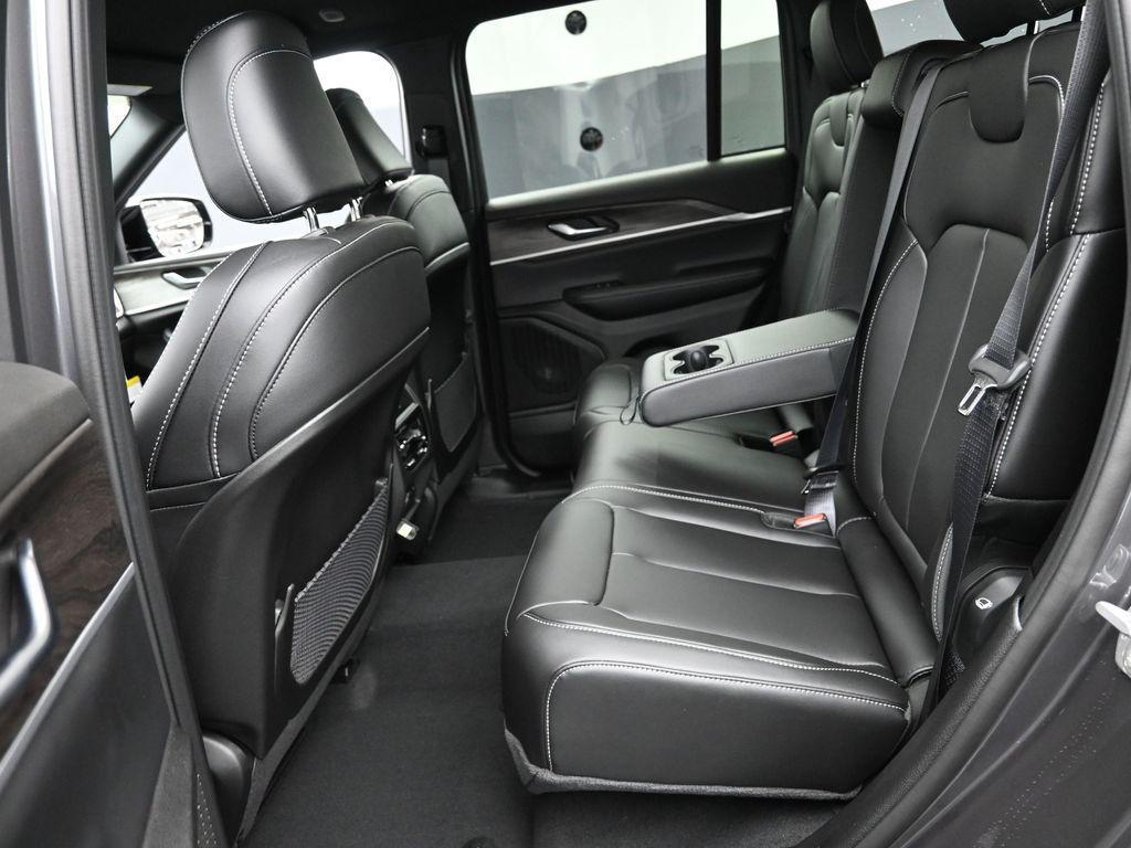 new 2025 Jeep Grand Cherokee car, priced at $47,470