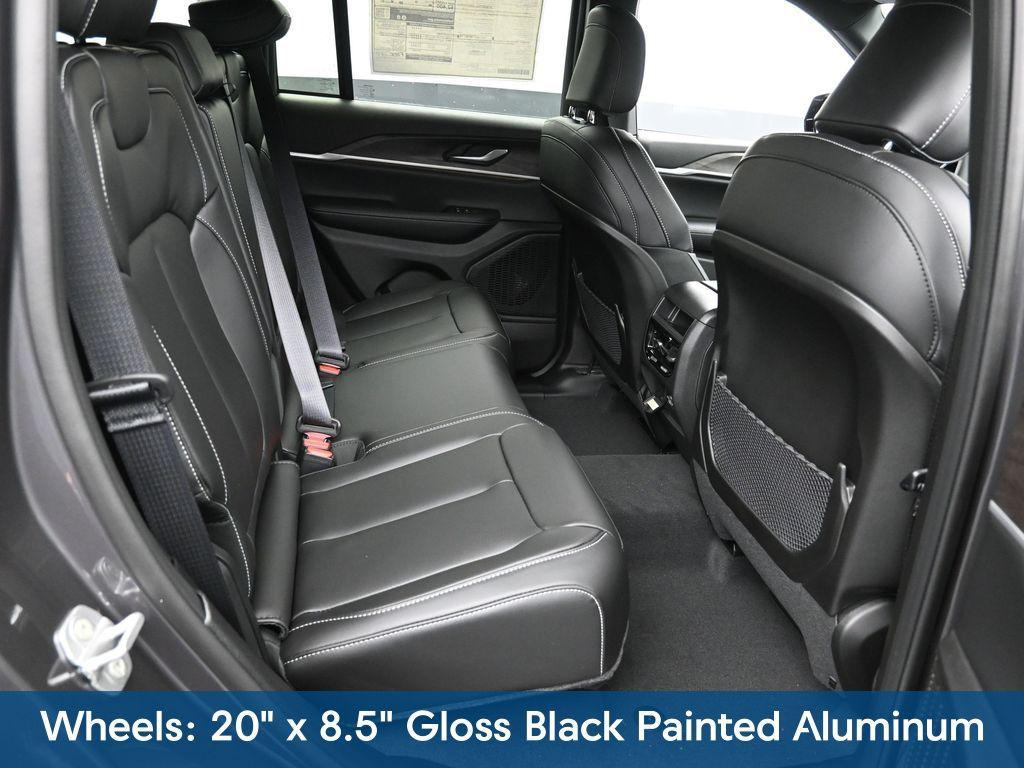 new 2025 Jeep Grand Cherokee car, priced at $47,470