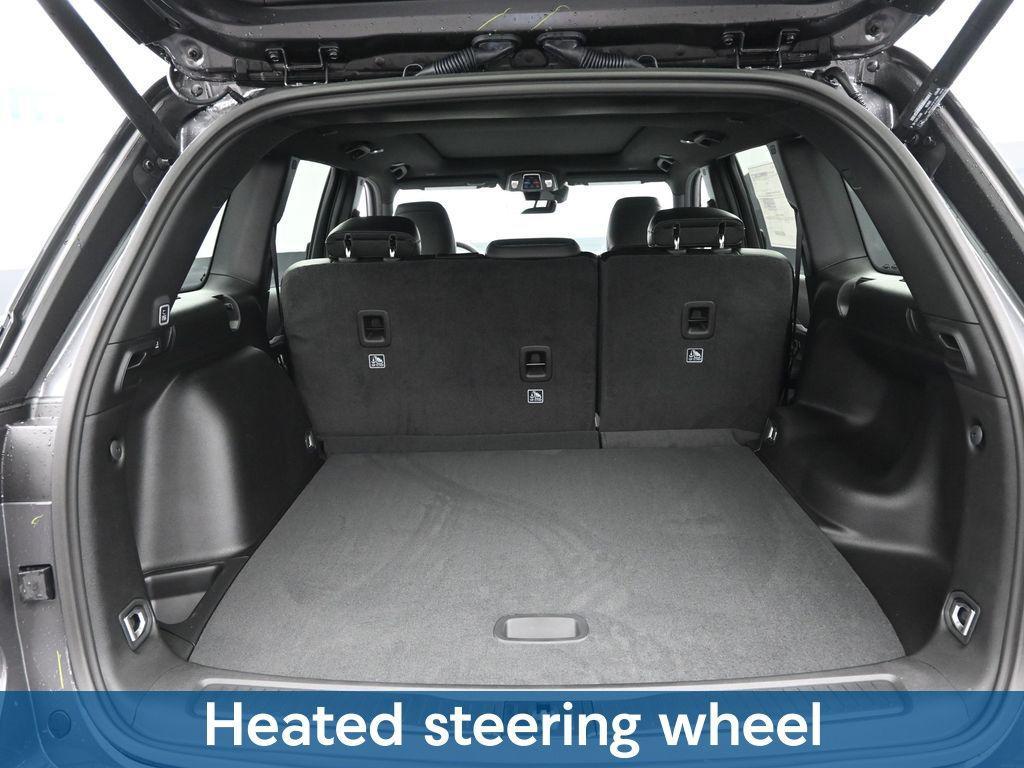 new 2025 Jeep Grand Cherokee car, priced at $44,700