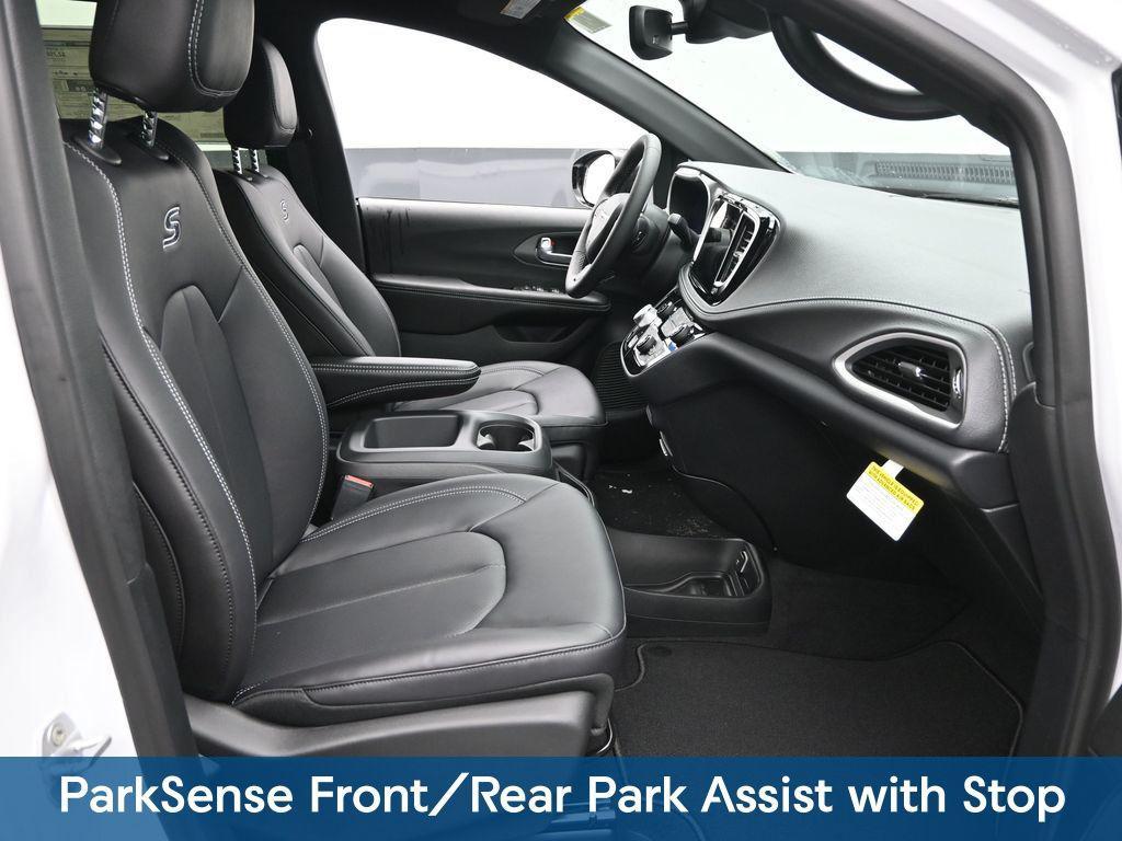 new 2026 Chrysler Pacifica car, priced at $44,000