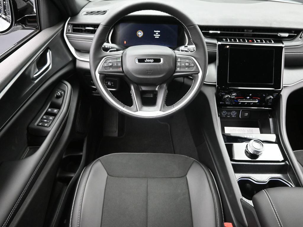 new 2025 Jeep Grand Cherokee L car, priced at $40,600