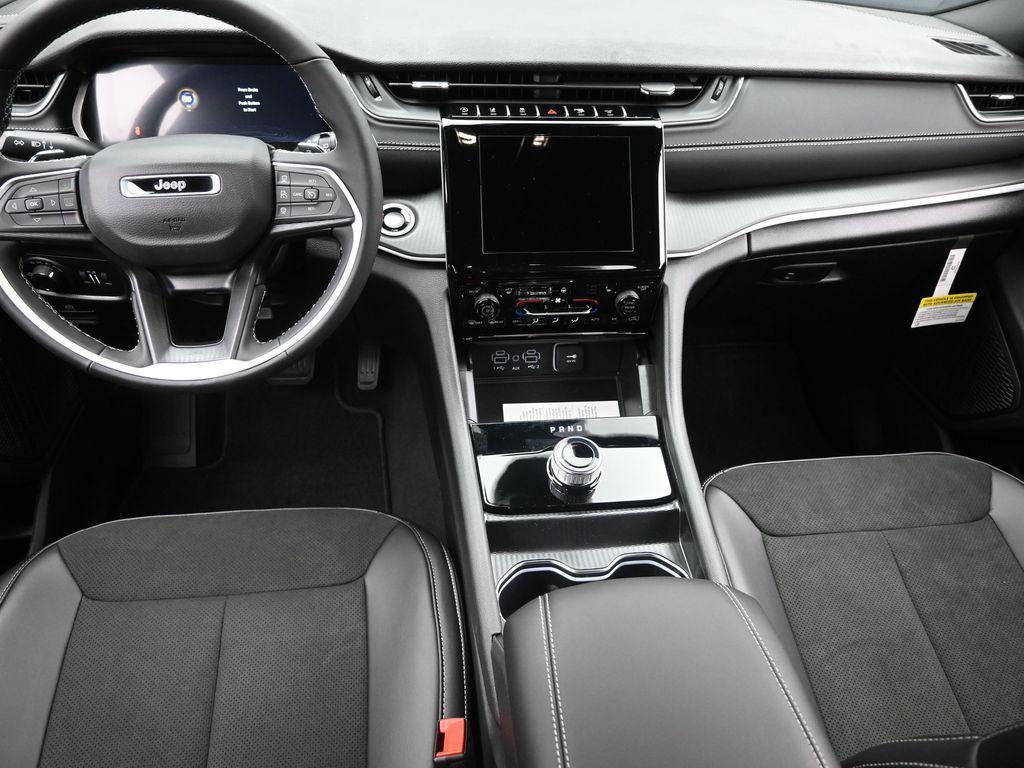 new 2025 Jeep Grand Cherokee L car, priced at $40,600