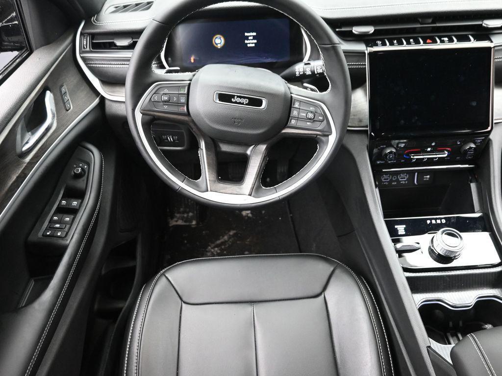 new 2025 Jeep Grand Cherokee car, priced at $44,415