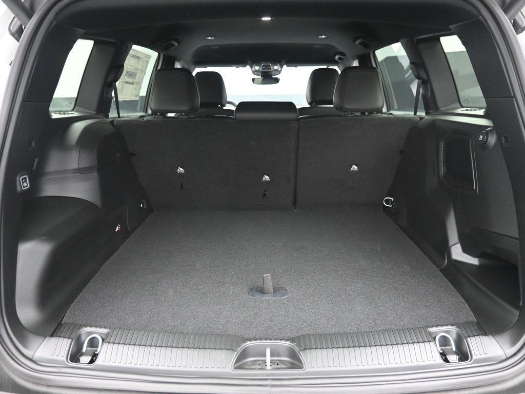 new 2026 Jeep Cherokee car, priced at $40,990