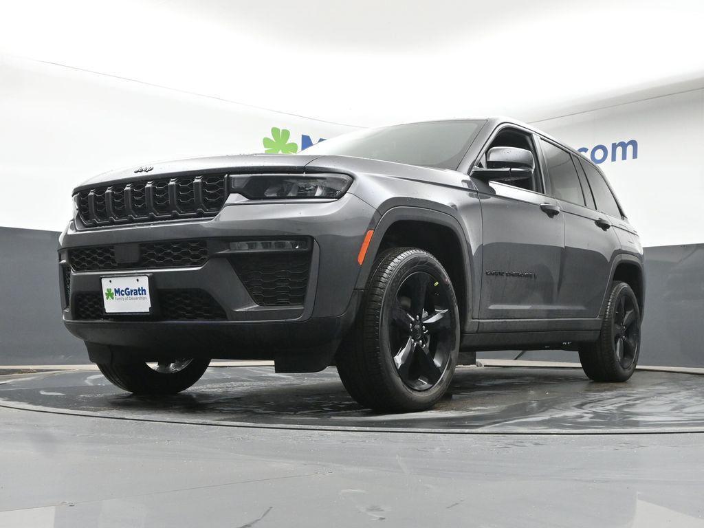 new 2026 Jeep Grand Cherokee car, priced at $48,495