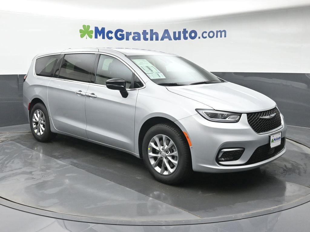 new 2026 Chrysler Pacifica car, priced at $46,500