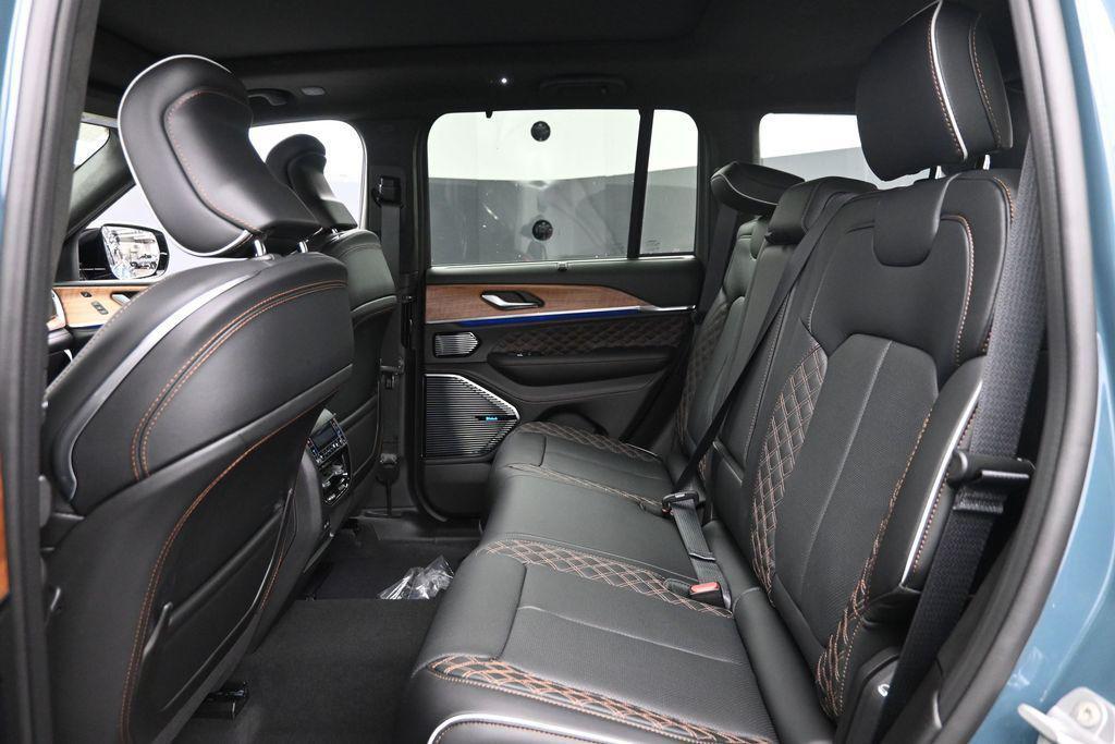 new 2026 Jeep Grand Cherokee car, priced at $64,090