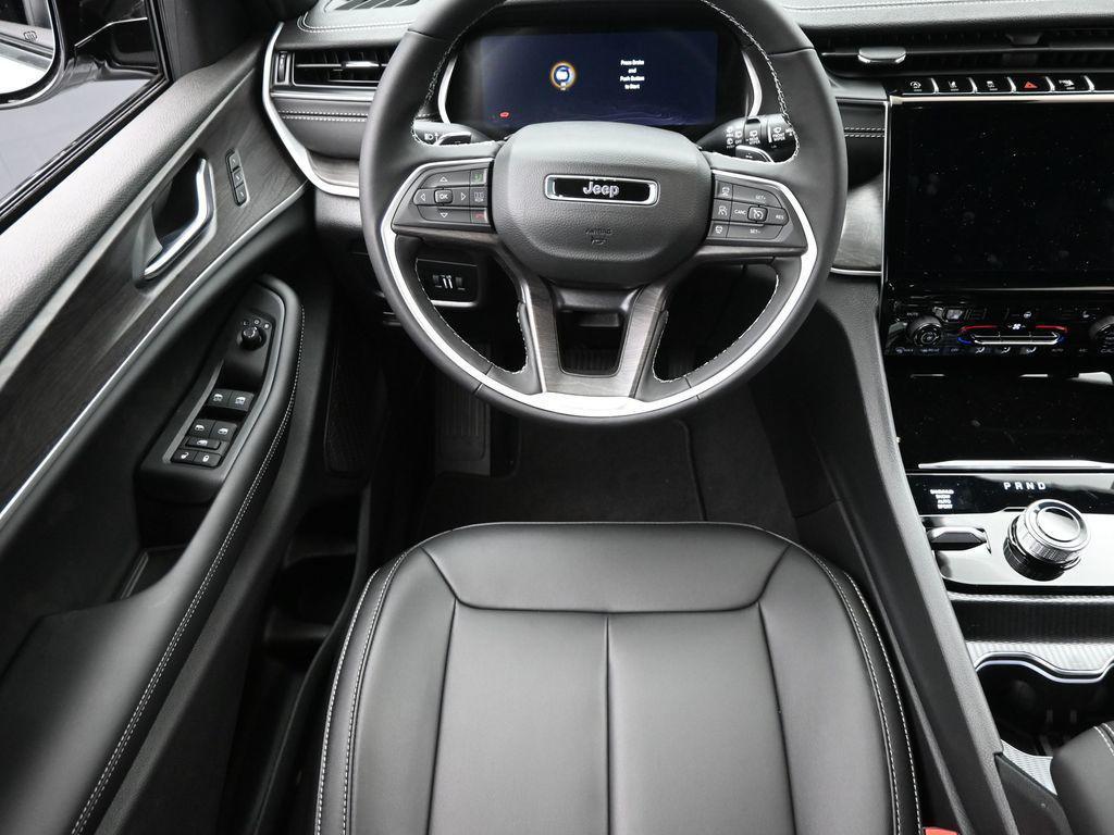 new 2025 Jeep Grand Cherokee L car, priced at $46,400
