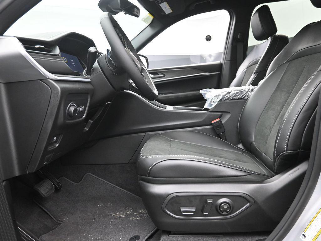 new 2026 Jeep Grand Cherokee L car, priced at $50,445