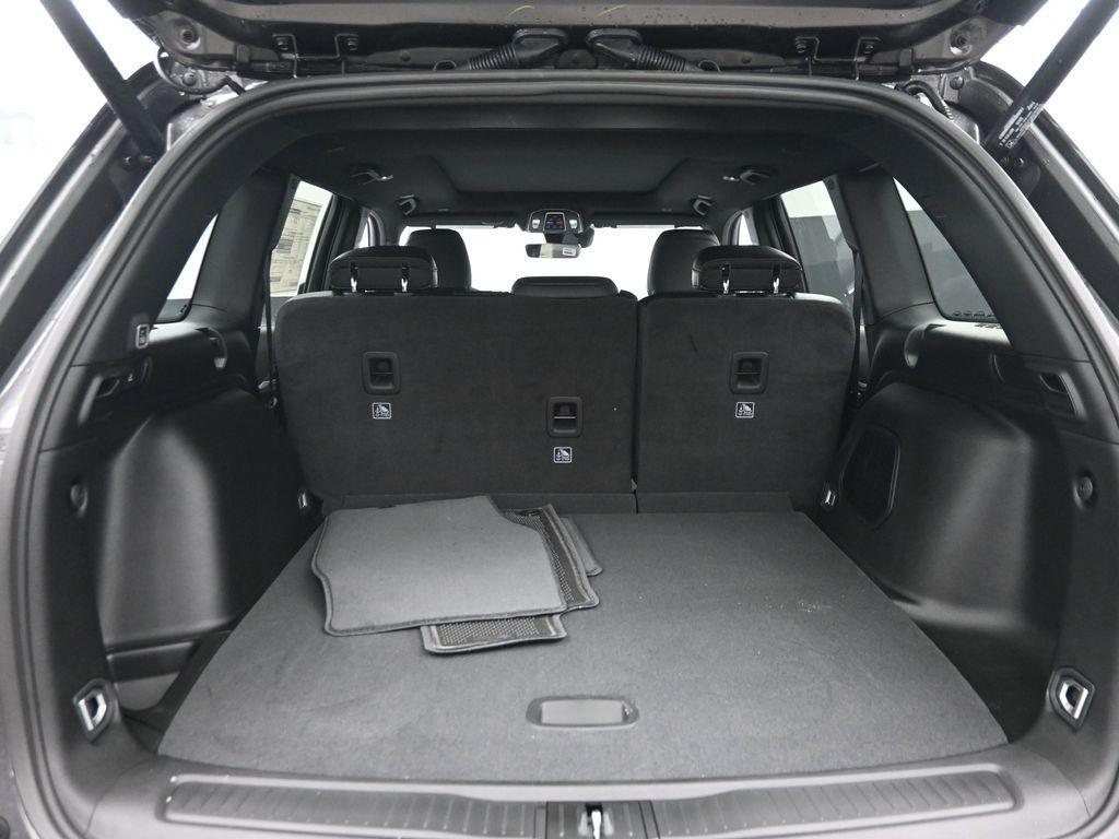 new 2026 Jeep Grand Cherokee car, priced at $49,580