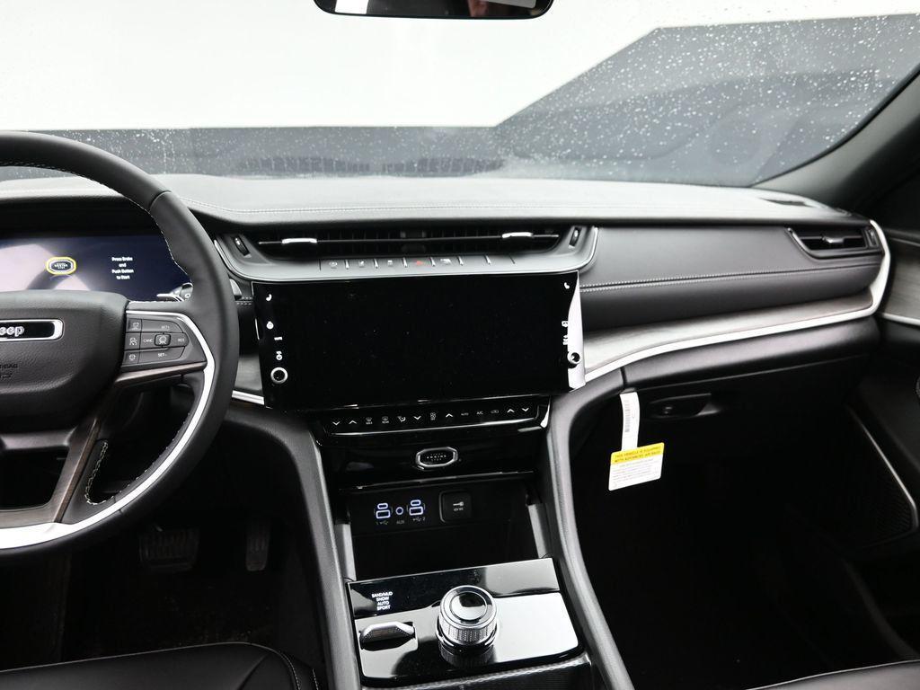 new 2026 Jeep Grand Cherokee car, priced at $49,580