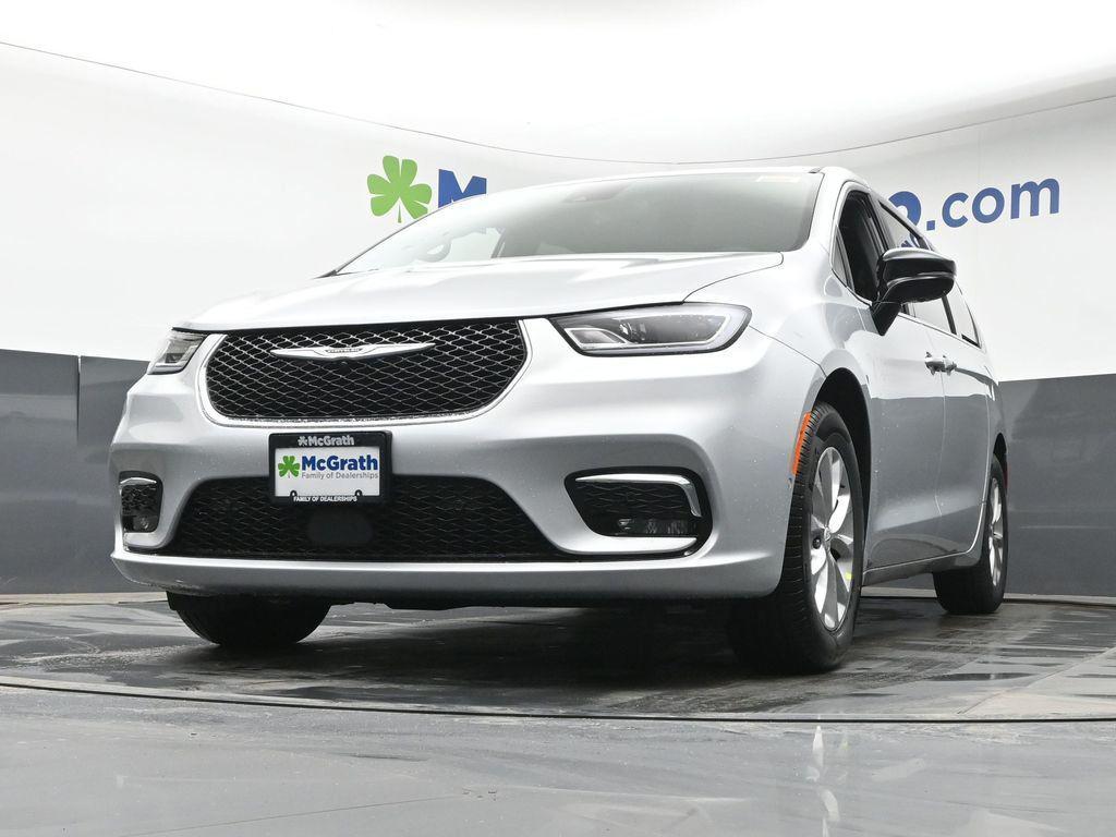 new 2026 Chrysler Pacifica car, priced at $50,090